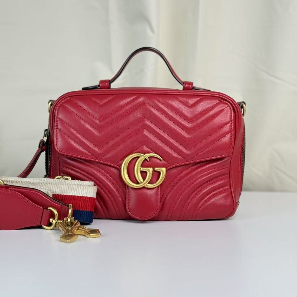 Gucci Red Leather Marmont Shoulder Bag Crossbody - Elegant & Versatile Design